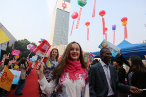 国教学院学生参加2012年杭州电视观众节